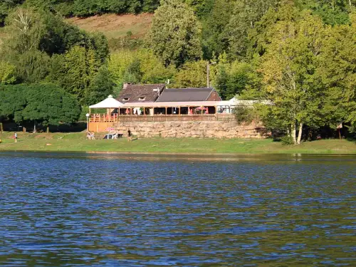 camping bord de lac lot